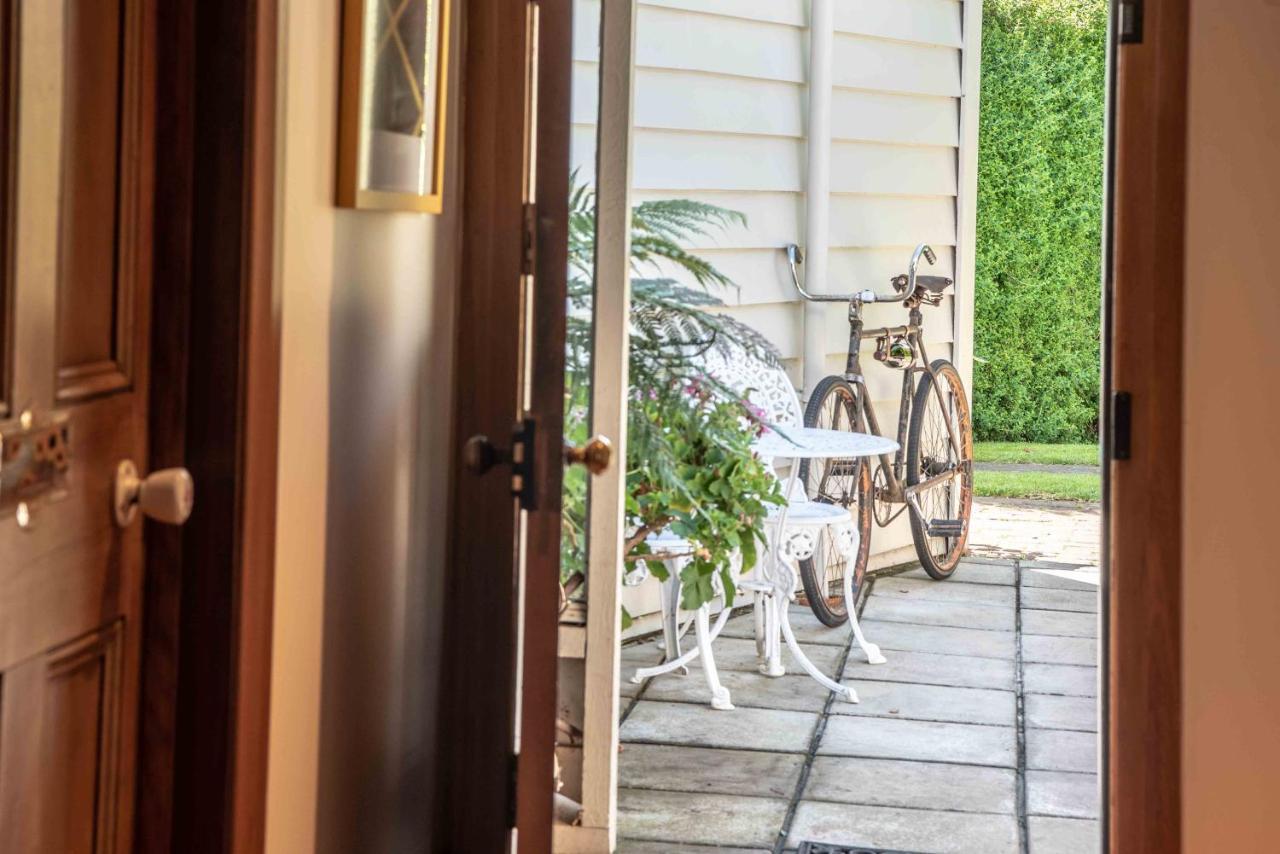 مبيت وإفطار أكارو French Bay House المظهر الخارجي الصورة